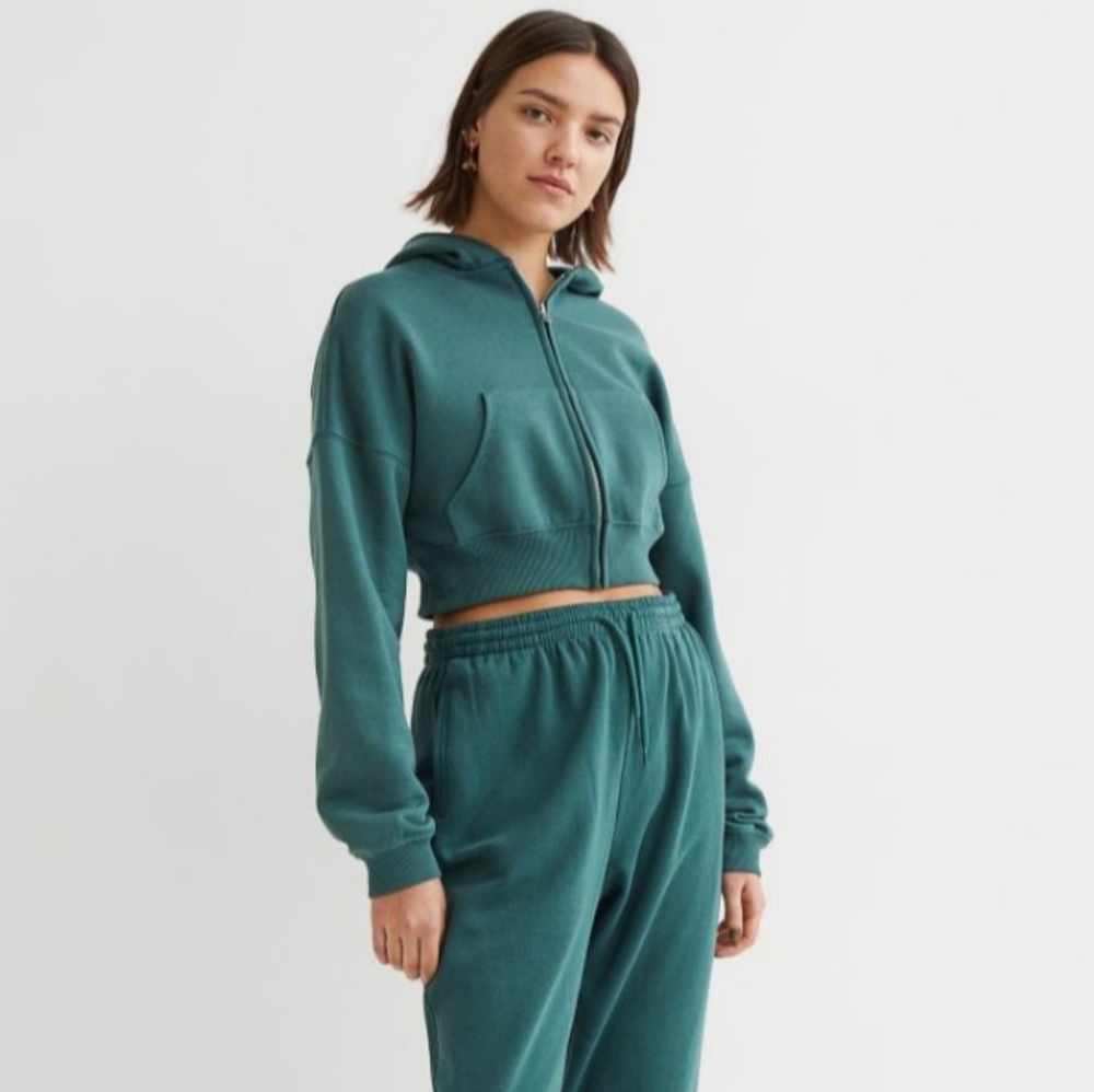 sold 🆕️ NWT H&M Hooded Crop Sweatshirt Jacket in 'Green' - Picture 2 of 8